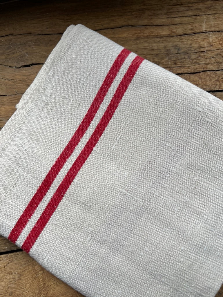 A ❤️ D vintage French linen hand towel