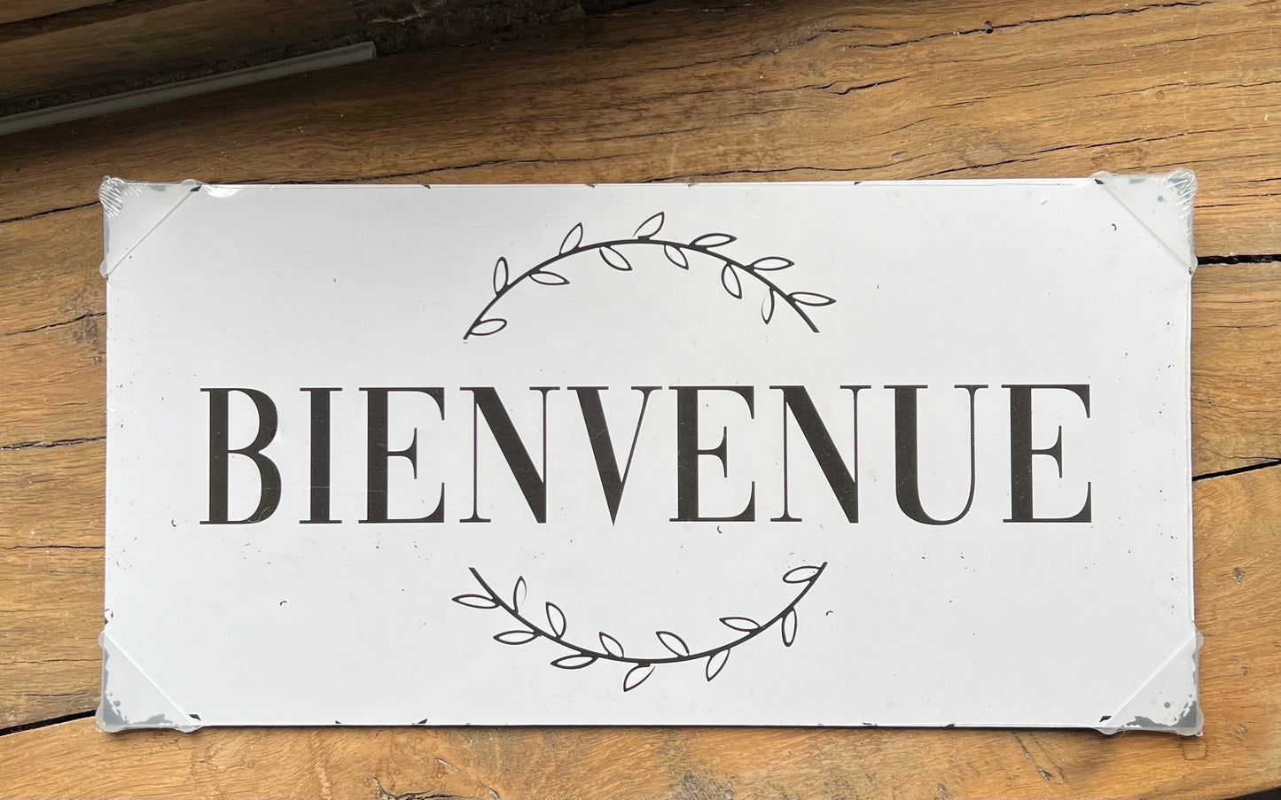 Laurel Wreath BIENVENUE sign 🏡