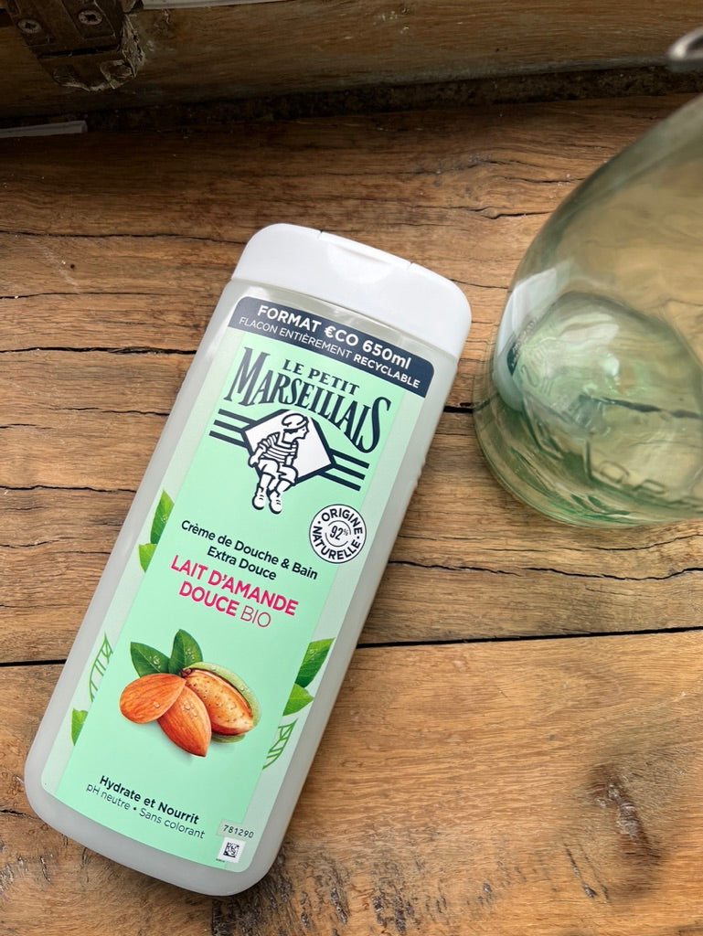 Le petit Marseillais almond scented body wash 🧼